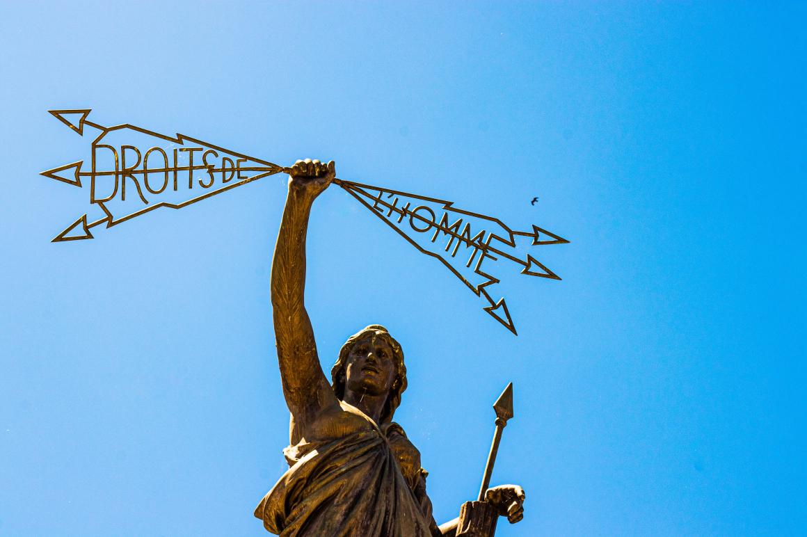 Statue zu Menschenrechten