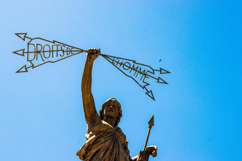 Statue zu Menschenrechten